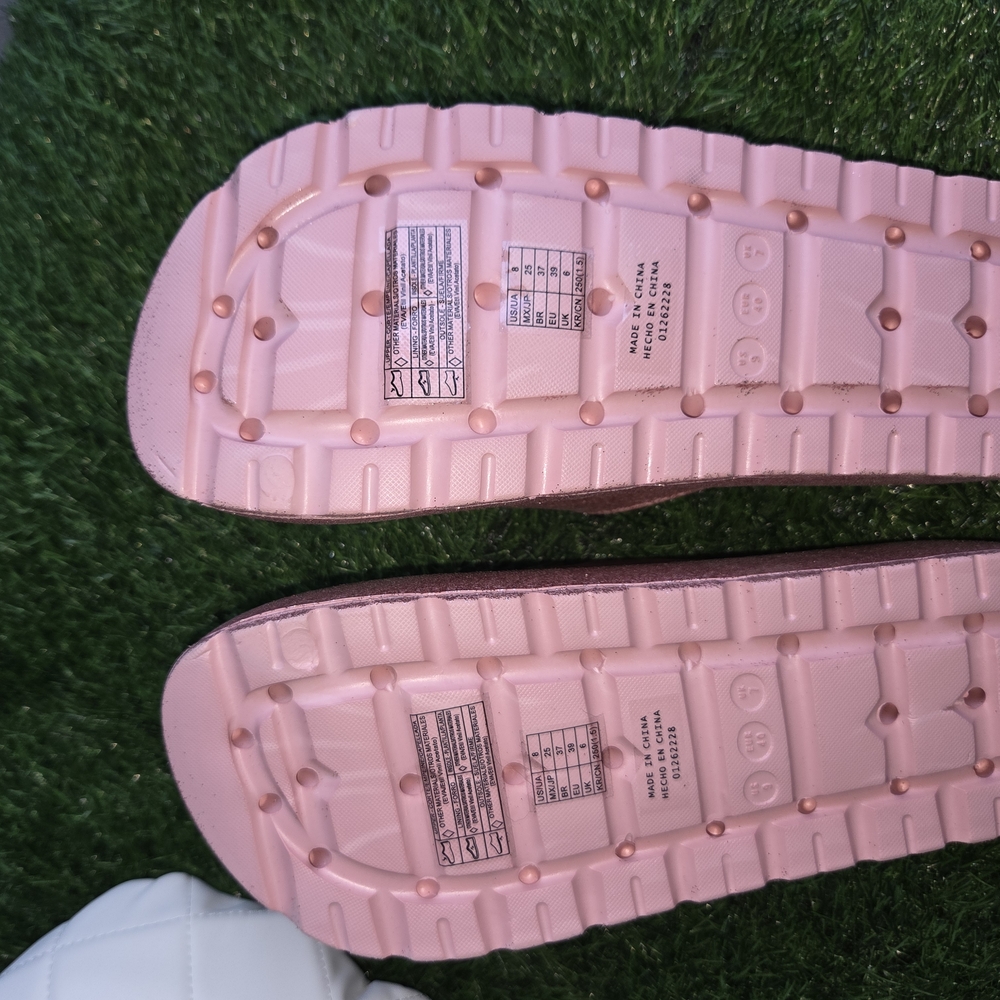 Combo Pink Glitter Slides and White Quilted Bag Forever 21 ,Size 9W - Picture 4 of 9